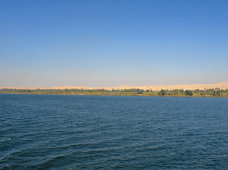 Blick über das Meer - Landesinnere